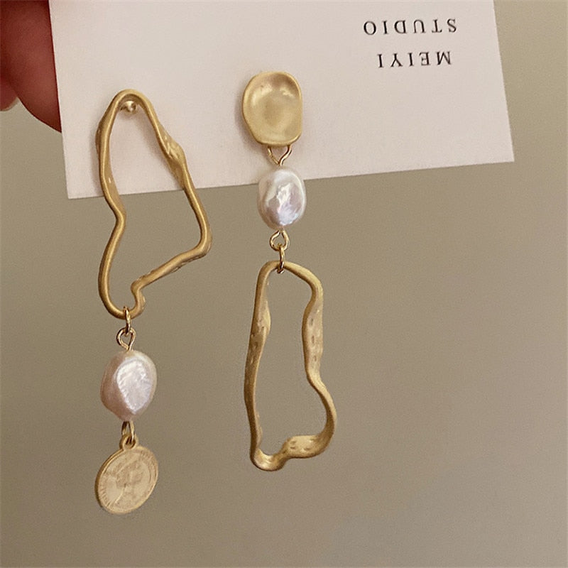 Baroque Pearl Earrings Retro Fashion